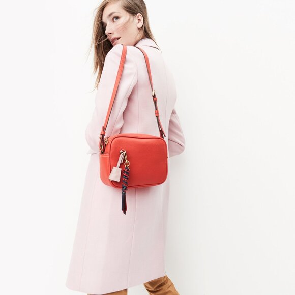 J. Crew Signet Crossbody camera Leather Bag Purse in Italian Leather Red - Picture 1 of 14